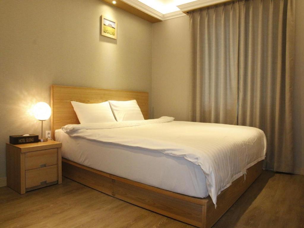 Jeju Sejong Hotel Esterno foto