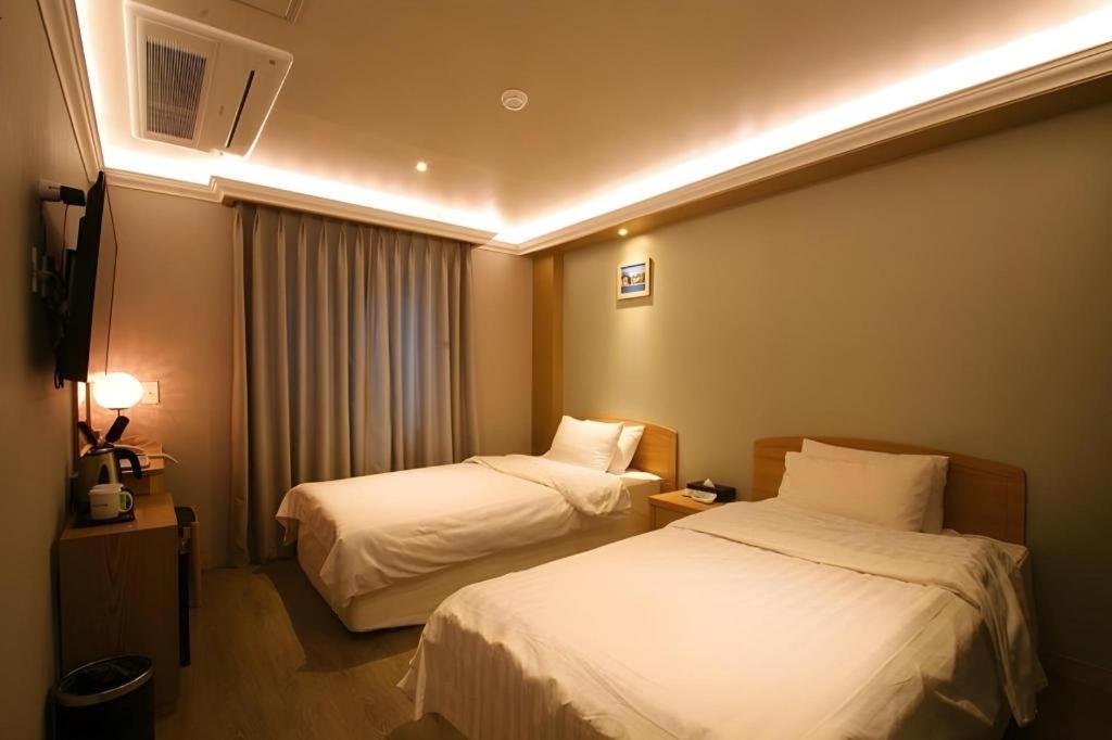 Jeju Sejong Hotel Esterno foto