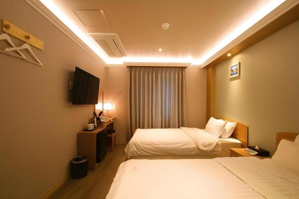 Jeju Sejong Hotel Esterno foto